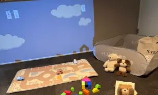 おもちゃやDVDなど充実したキッズルーム